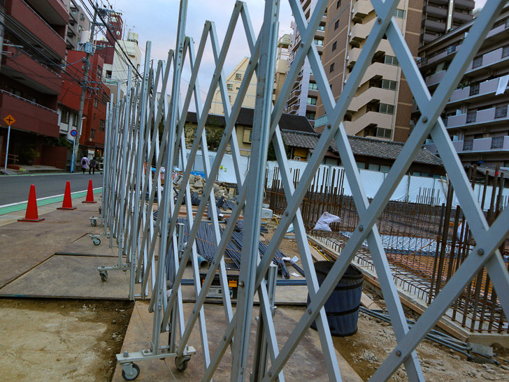 マンションの建設現場