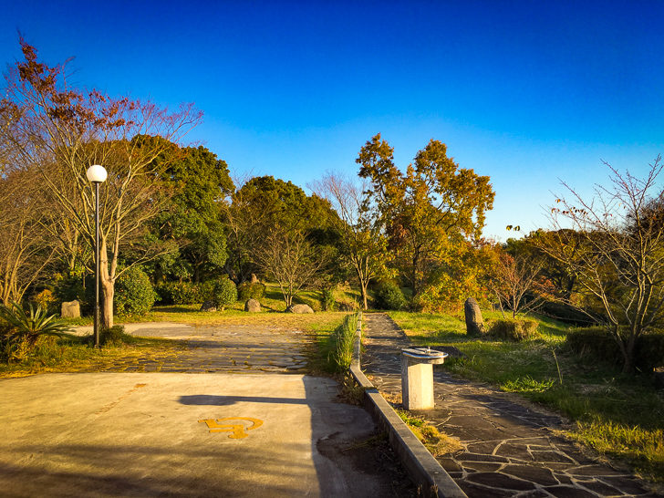 資料館の奥の広場