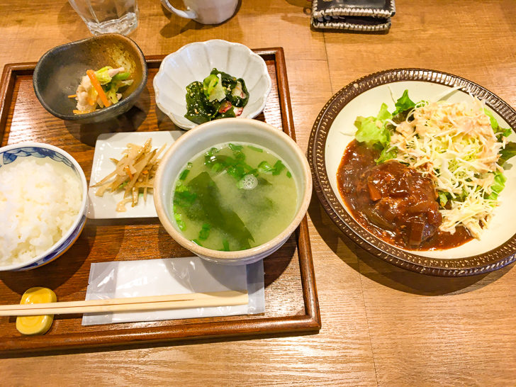 日替わり定食（ハンバーグ）（800円）