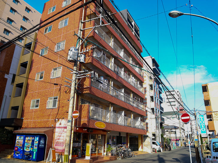 レンガ調のマンション