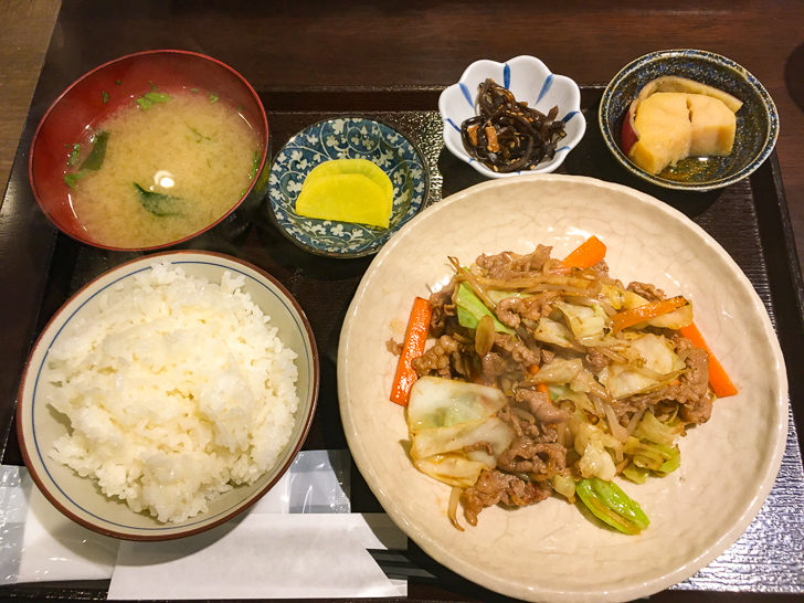 焼肉定食（800円）
