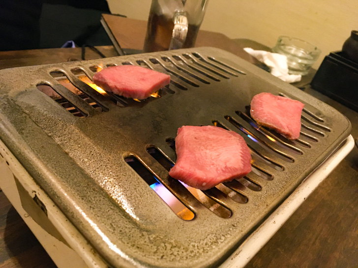 焼かれるお肉