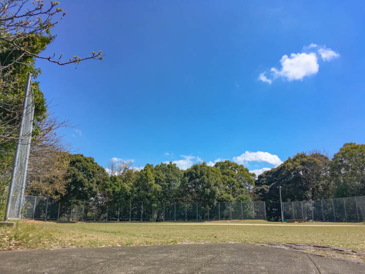 頂上はグラウンドでした