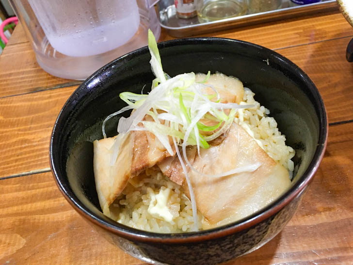ミニチャーシュー丼（180円）