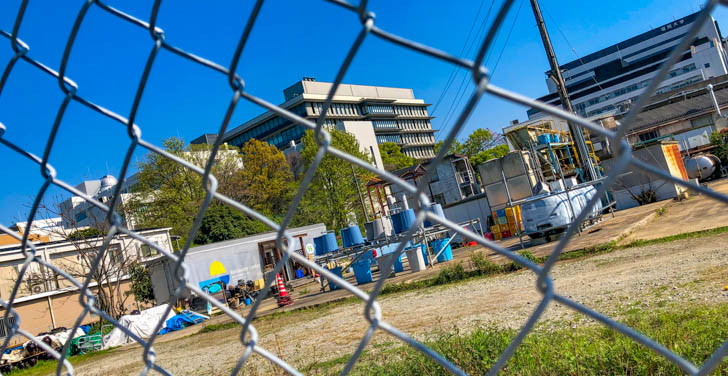 フェンスと資材