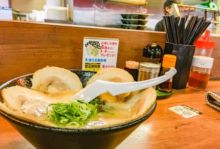 【西片江ランチ】「博多ラーメン 勝」一杯290円から！