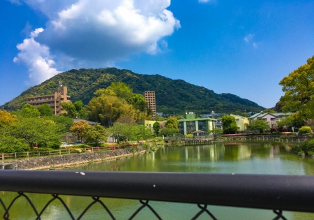 【赤間6丁目】「熊越池公園」静かな水面に癒されてきた