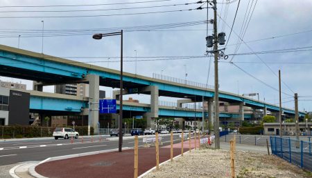 【沖浜町3丁目／マリン通り】の散策ついでに、外国人が福岡に来て最初に目にするのは「高速道路」説を提唱