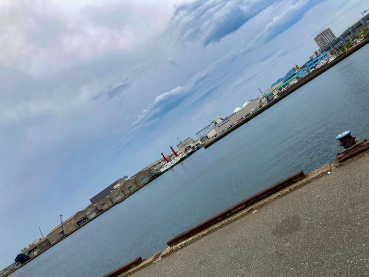 対岸の工場地帯