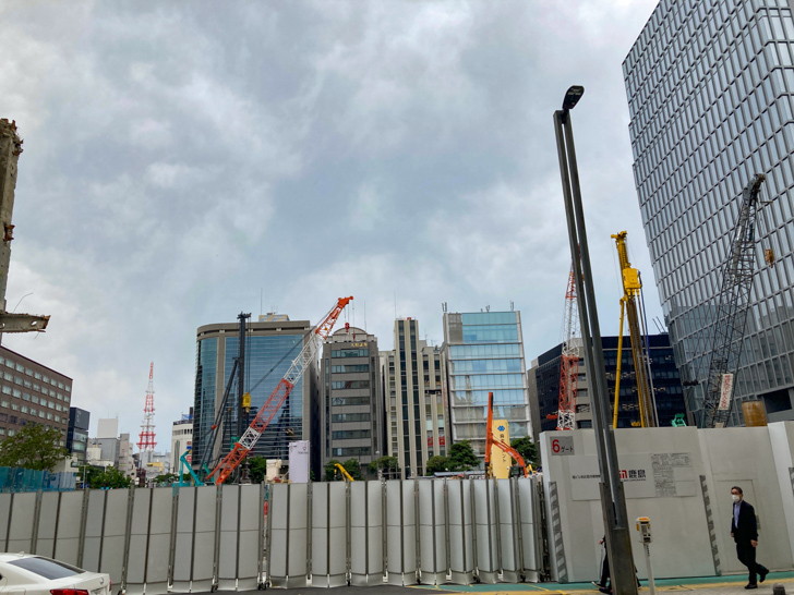 解体中の建造物