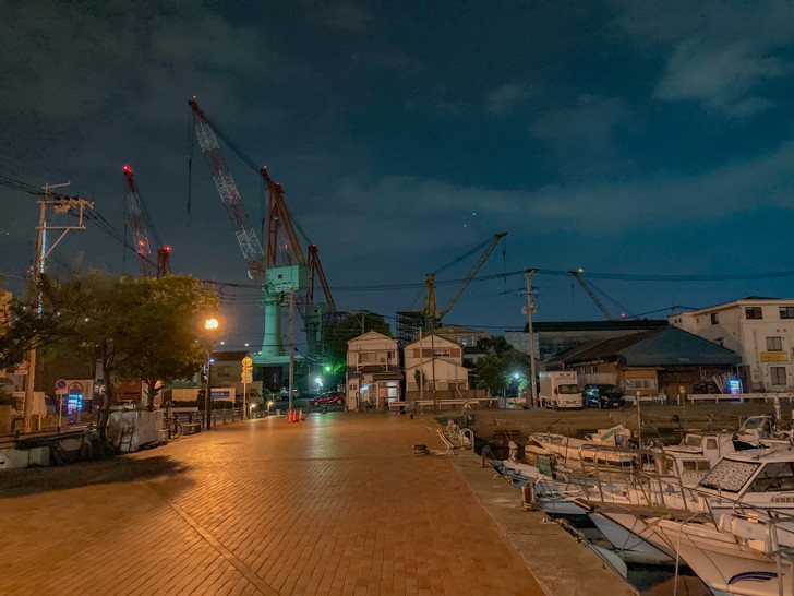 造船所と港3丁目の広場