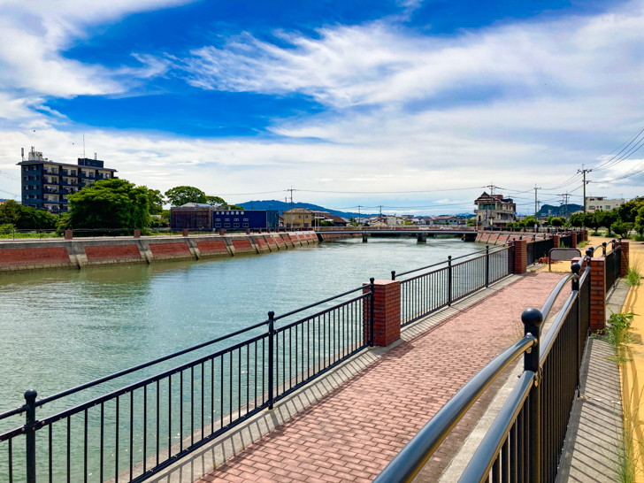 【大牟田市西港町１丁目】なにやらレトロな雰囲気の場所【諏訪川橋】: 諏訪川