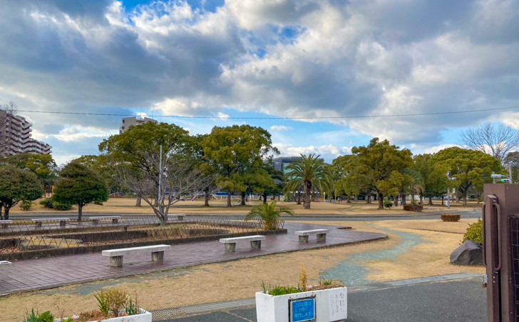 【東区箱崎】「貝塚交通公園」公園内に信号？！ 貝塚駅側入り口からの光景