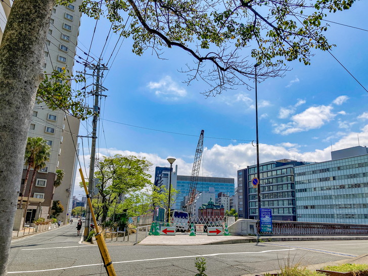 【博多区中洲】「中島公園」サボリーマンの聖地で一休み 対岸のビル群は圧巻