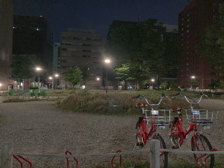 【博多区】「出来町公園」旧博多駅構内だった公園を深夜に散歩 レンタルサイクル