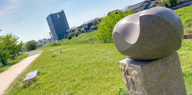 【宗像市】「釣川」沿いの遊歩道を散歩。抜群の解放感に涙した。 道中にある不思議なオブジェクト