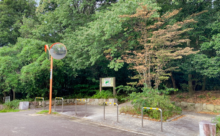 「平和1丁目」丘上の住宅街を散策（平和6～7号公園）。抜群の景色 「平和南緑地展望台」への入り口