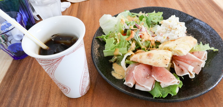 【平尾ランチ】「HIRAO de CAFE」高台の景色と絶品パニーニ！ パニーニとアイスコーヒー