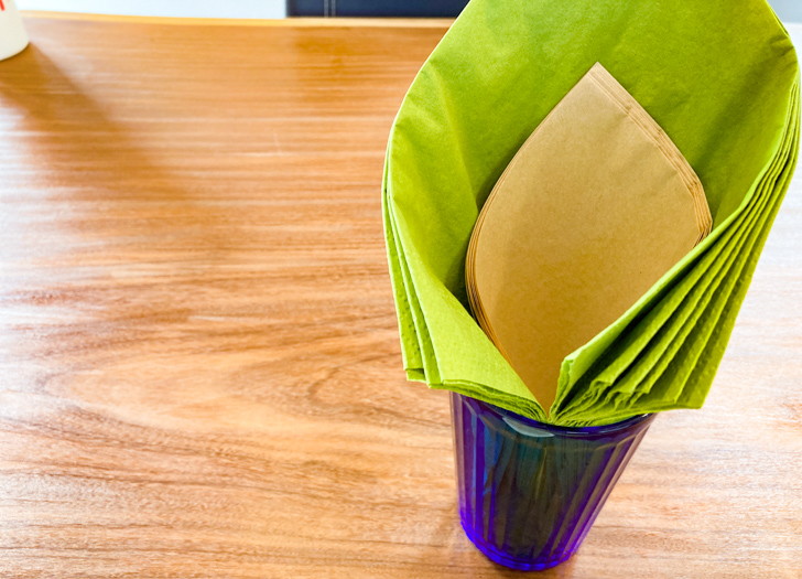 【平尾ランチ】「HIRAO de CAFE」高台の景色と絶品パニーニ！ サンドイッチ用のワックスペーパー（茶色）