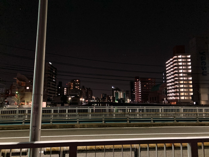 【博多区駅東】深夜の「比恵新橋」で感じる秋の夜風 南東？側の景色。マンションの灯りが心地良い