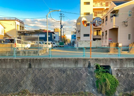「大楠1丁目」を通る水路に沿って散歩。【扇橋・宮田橋】