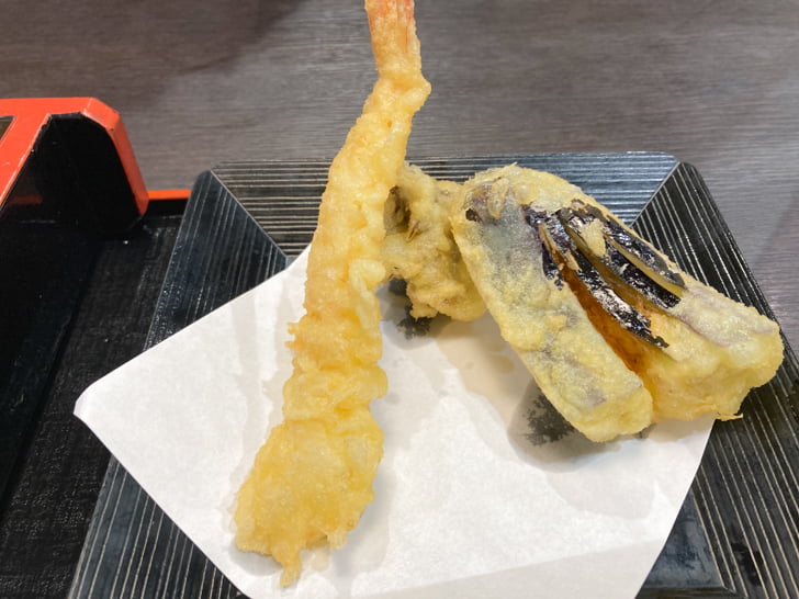 【博多区半道橋】「資さんうどん」秋限定「黒豚つけうどん」が超絶美味い！ 海老、ナス、舞茸の天ぷら