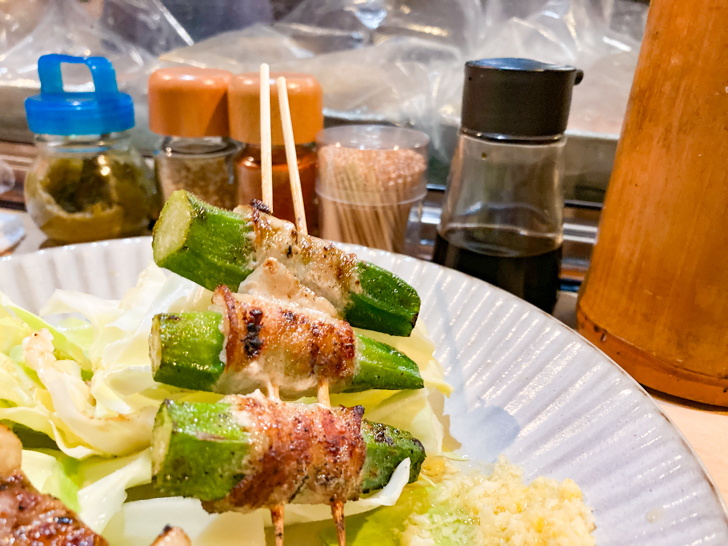 【南区野間】「かぼす亭」絶品焼き鳥と“かぼすジュース”を堪能！ オクラ巻