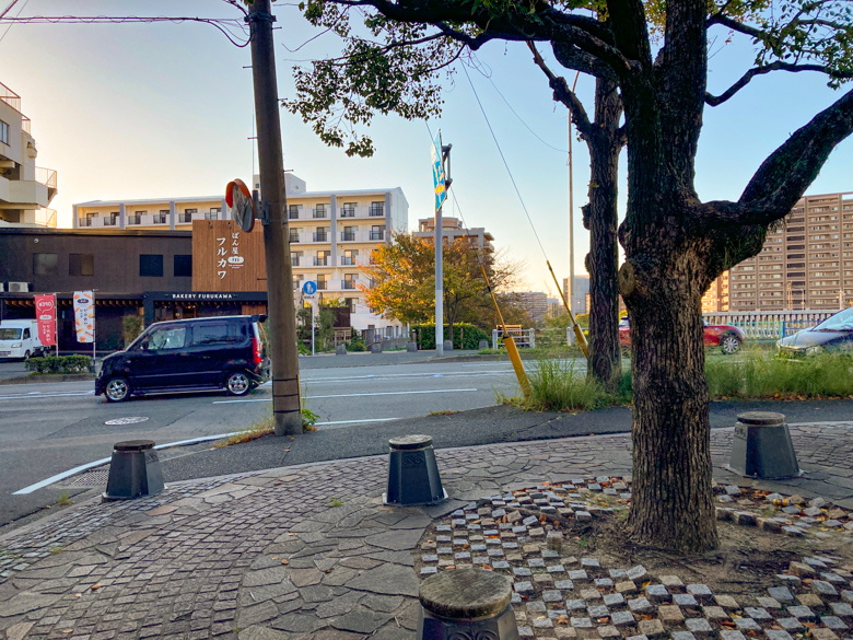 【清水２丁目 part1】「みのしまぜき」そば、絶妙な休憩スポットを見つけた 真横は道路