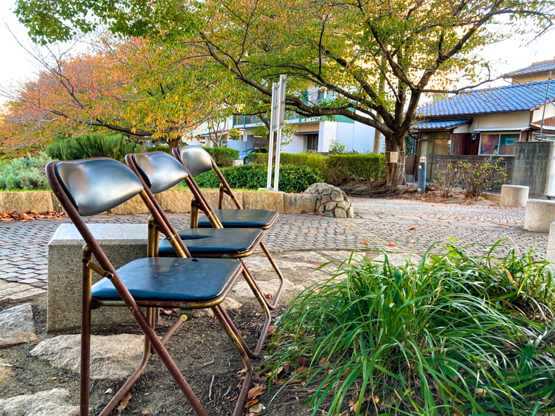 【清水2丁目 part6】「清美大橋」そば、パイプ椅子完備の無名ロケーション パイプ椅子が３席