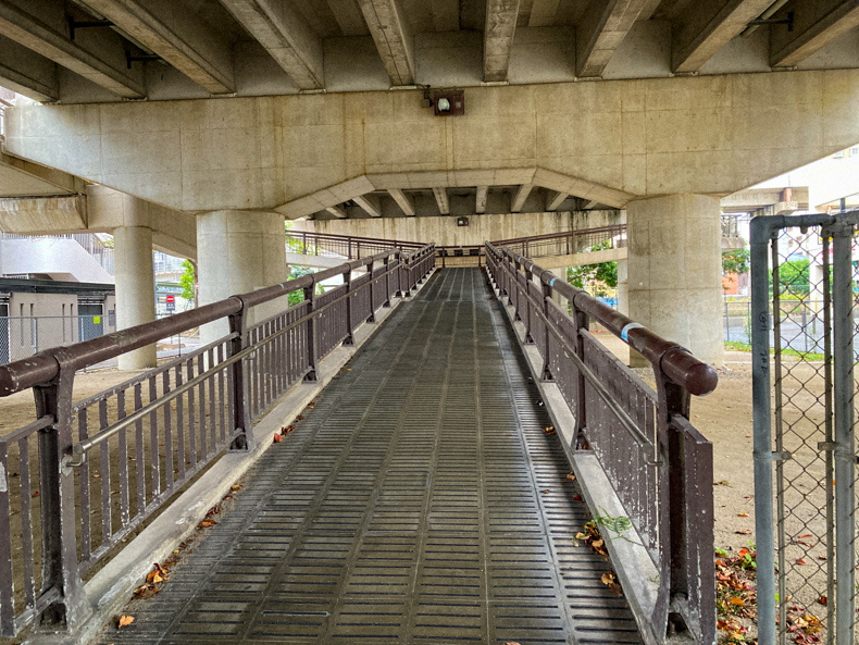 【清水2丁目・美野島】「きよみ立体橋」から見る、冬の美野島 橋の下の薄暗い雰囲気も好き