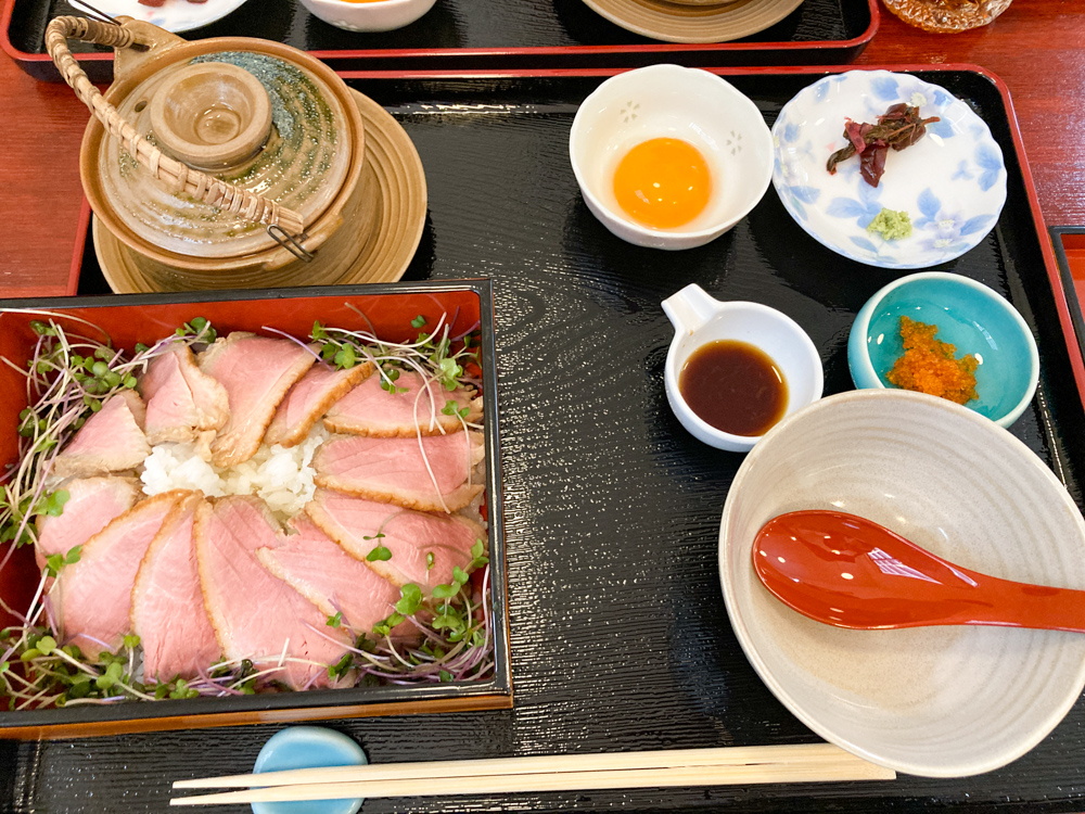 【平尾ランチ】「kagi 鴨と日本酒 」絶品 “鴨重”を平尾の高台で。 付け合わせや自家製ダレで鴨重を頂きます