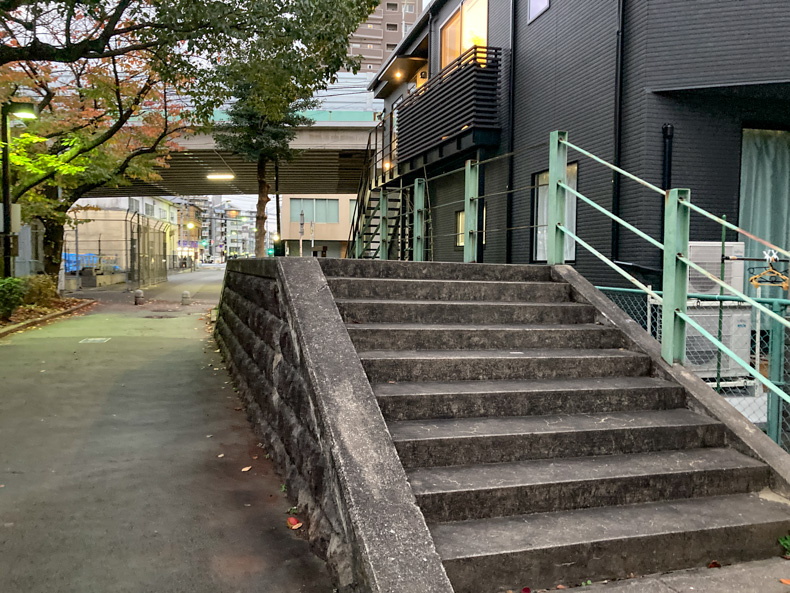 【博多区】「美野島緑道」を散歩 階段の反対側