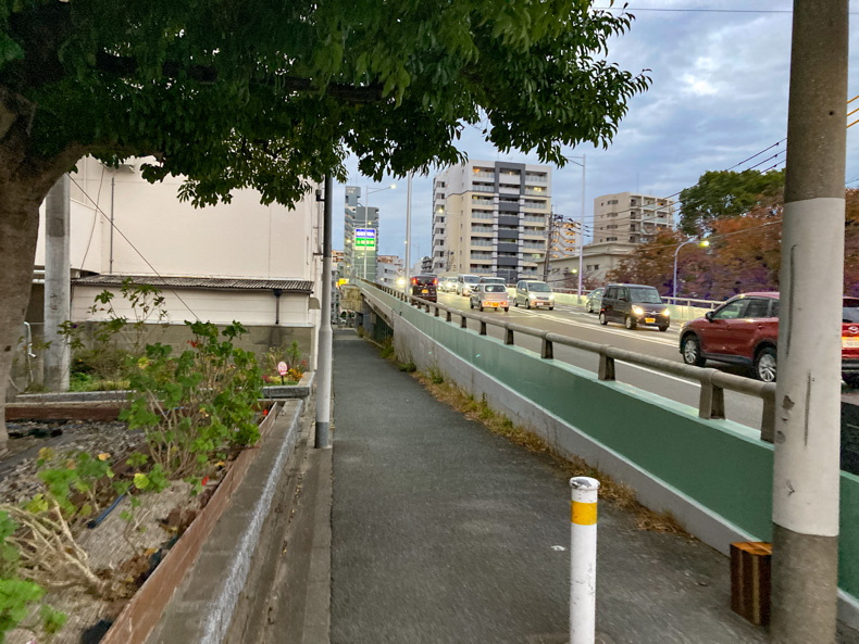 【博多区美野島】バス停「パナソニック前」近辺を散歩 高架下のルート