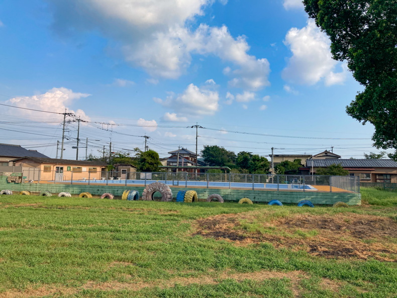 【みやま市高田町】2023年に閉校した開小学校【思い出の場所】 タイヤの遊具とプール