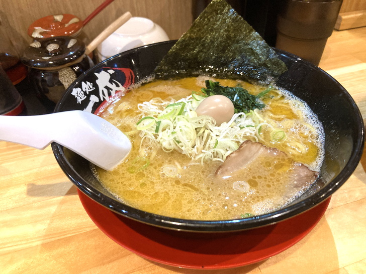 【中央区清川・渡辺通】「ラーメン 一成（いちなり）」絶品こってり醤油とんこつを頂く まずはラーメン。