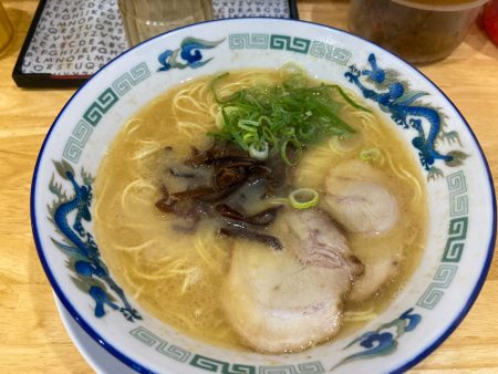 【高宮】「黒羽（くろは）」こってり素朴な博多ラーメン
